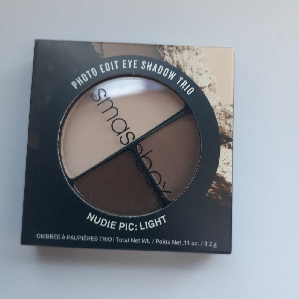 Smashbox Trio Eyeshadow pallet in LIGHT